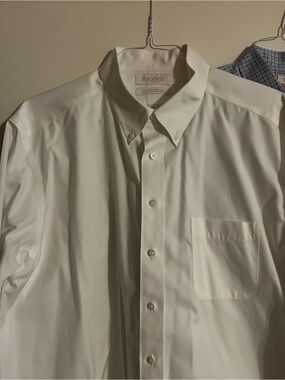 Men's Gold Label White Button-Down Dress Shirt 18x34.. never worn